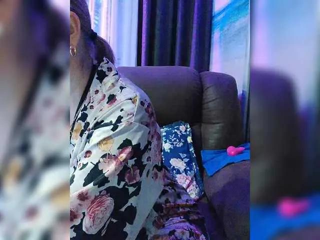 Adiline from BongaCams