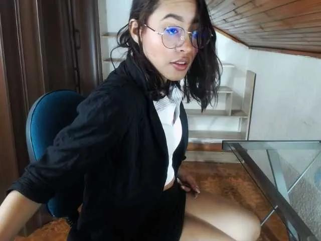 amy-lennox from BongaCams