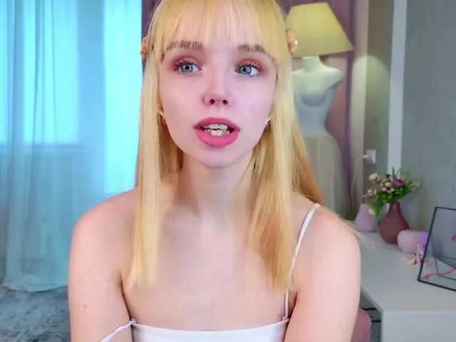 Explore B4by-lol1, she wants to masturbate for you b4by-lol1 from BongaCams