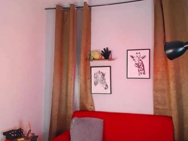 DakariaHills from BongaCams