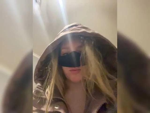 Masturbate to Donut-red, she wants to masturbate for you Donut-red from BongaCams