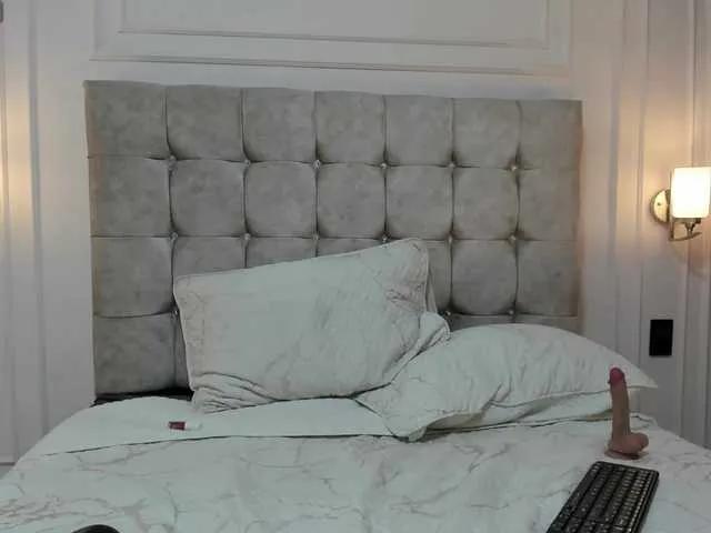 Try naked camwhore DullceEstrella DullceEstrella from BongaCams