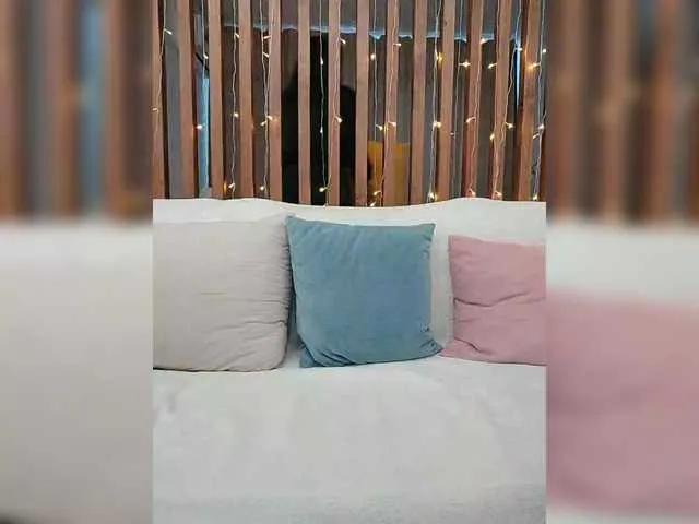 Discover cute camslut HotyWinter84 HotyWinter84 from BongaCams