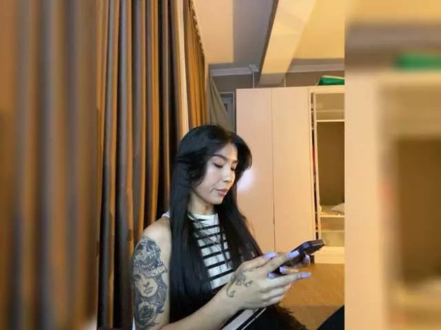 Offline JulieTurner on BongaCams