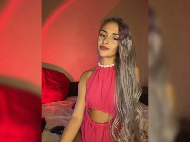 Watch KiraWhite, she wants to masturbate for you KiraWhite from BongaCams