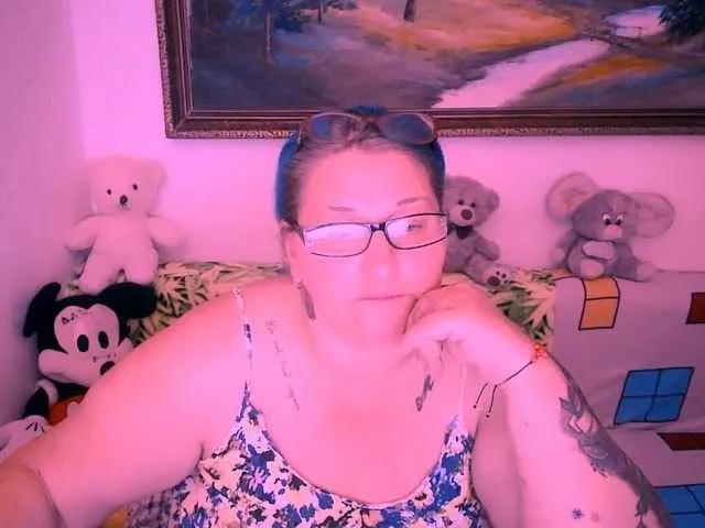 Sweet Marryaxx wants you to fuck her body now Marryaxx from BongaCams