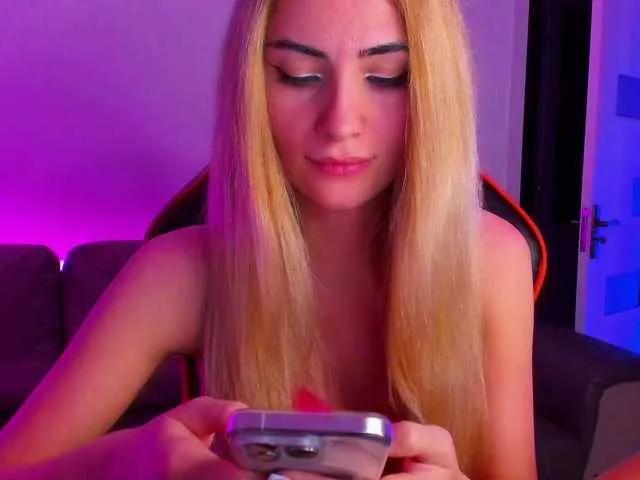 Naked Meow wants you to fuck her body now meow from BongaCams