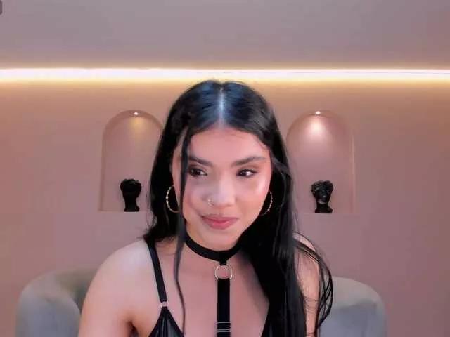 MiaLaurence from BongaCams
