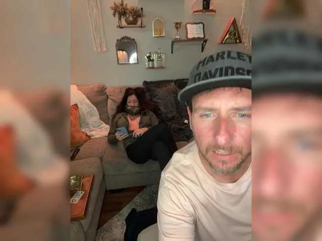 MicNMal from BongaCams