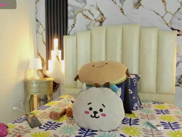 Explore 31 years old mollieblue69 from BongaCams mollieblue69 from BongaCams