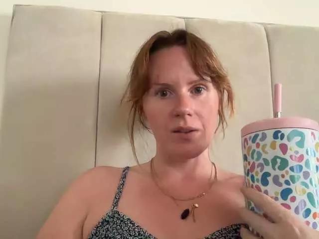 REDHEADROSIE from BongaCams