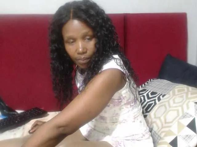 Masturbate to 45 years old Sheila80 from BongaCams Sheila80 from BongaCams