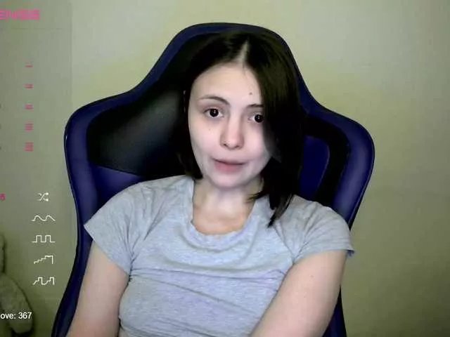 Offline SilverSaya on BongaCams