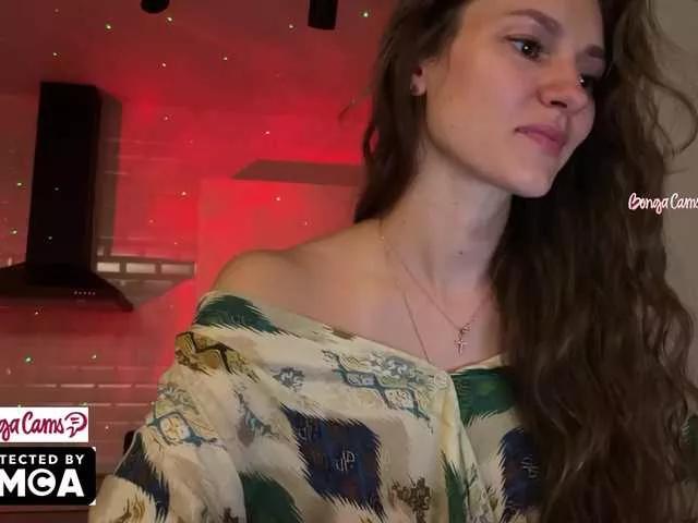 Discover Vvv-lifffe, she wants to masturbate for you Vvv-lifffe from BongaCams