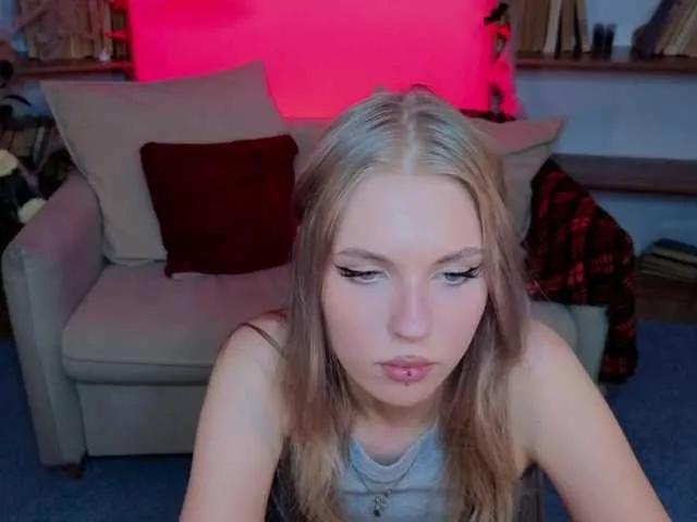 YaS1min from BongaCams