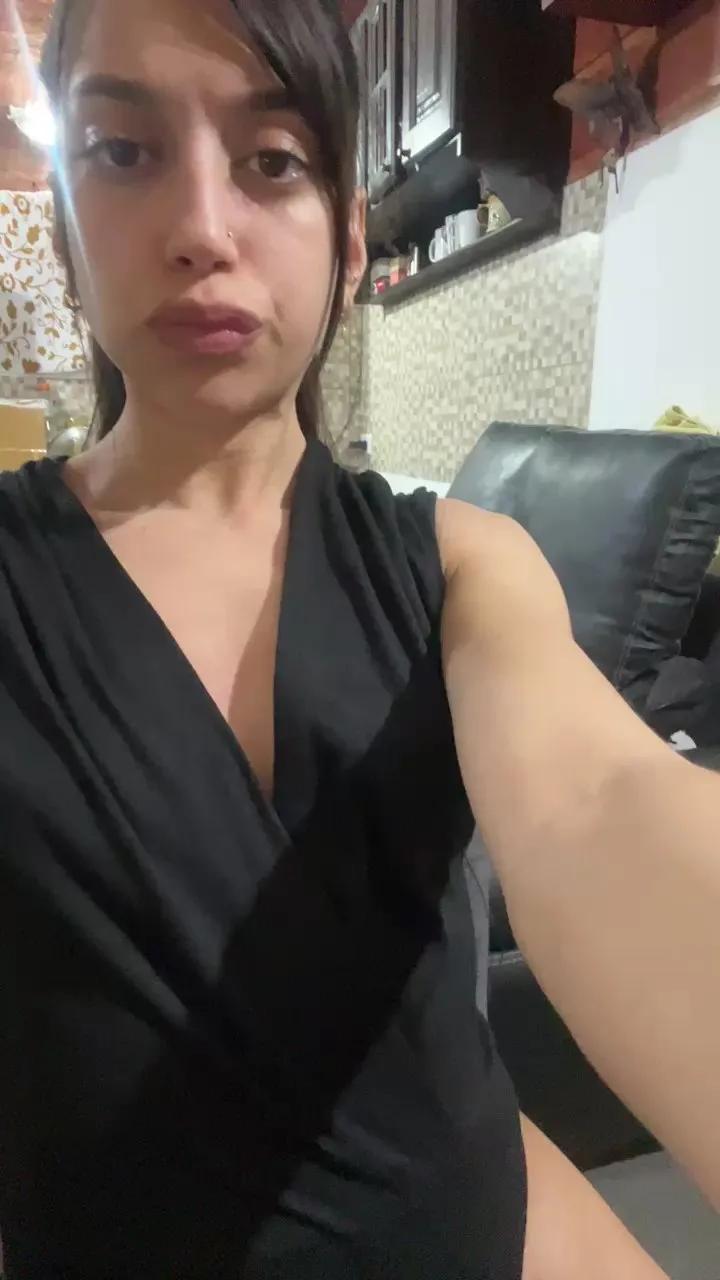 Try 26 years old Bratzhot from Cam4 Bratzhot from Cam4