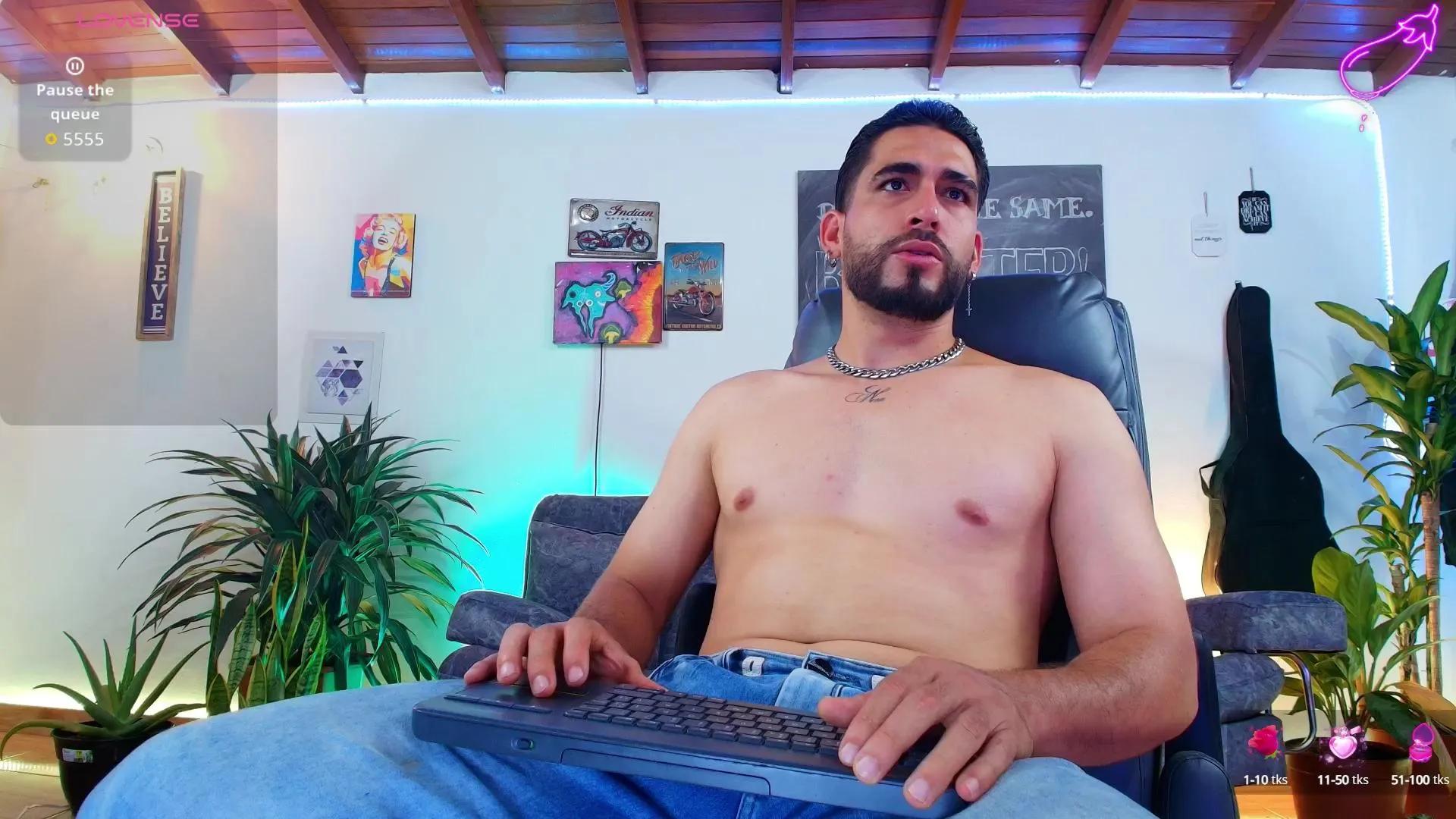 Colin_Stone from Cam4