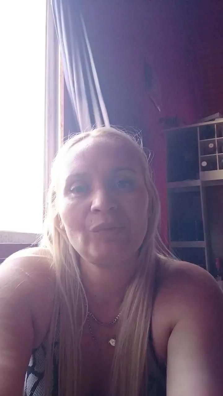 Try naked camwhore Elie64 elie64 from Cam4