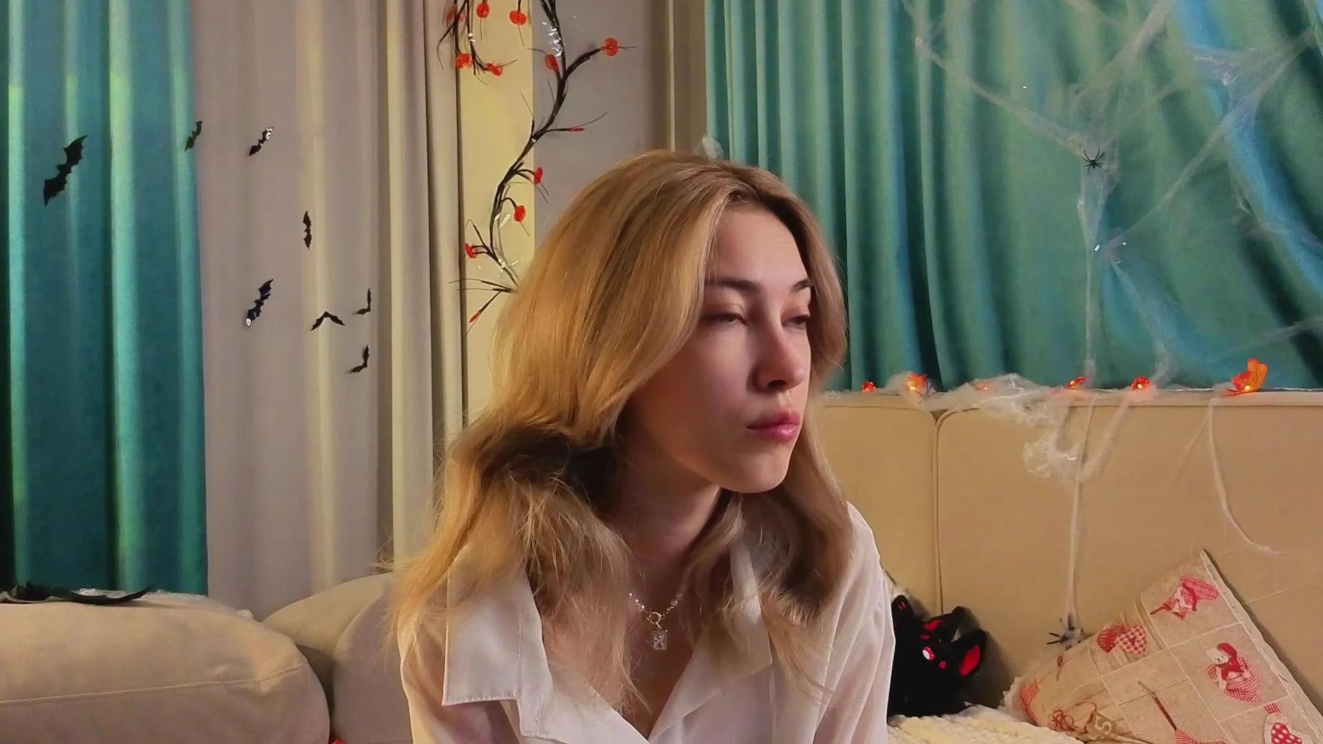 Try 24 years old ElissaKlebanow from Cam4 ElissaKlebanow from Cam4