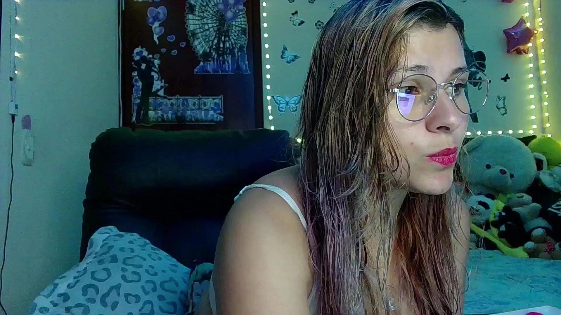 Explore 21 years old Elith20 from Cam4 Elith20 from Cam4