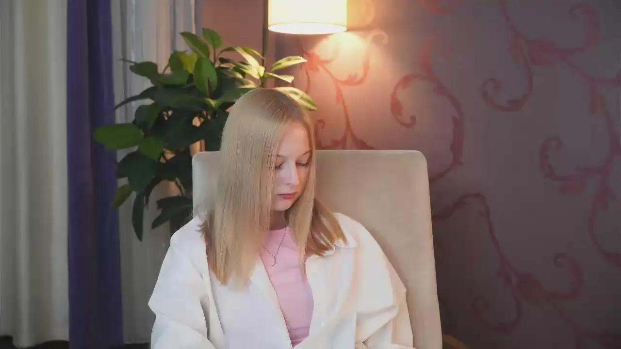 Sexy JeanieBeynon wants you to fuck her body now JeanieBeynon from Cam4