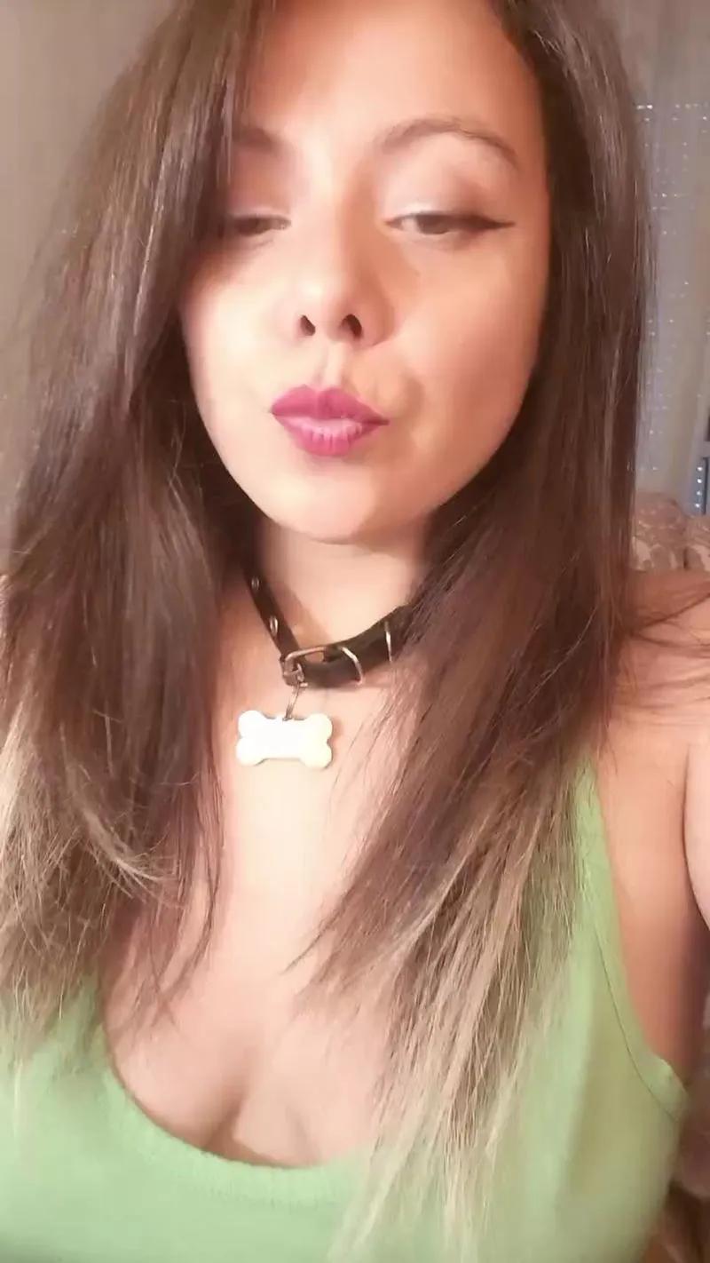 Explore 32 years old KimieChan from Cam4 KimieChan from Cam4