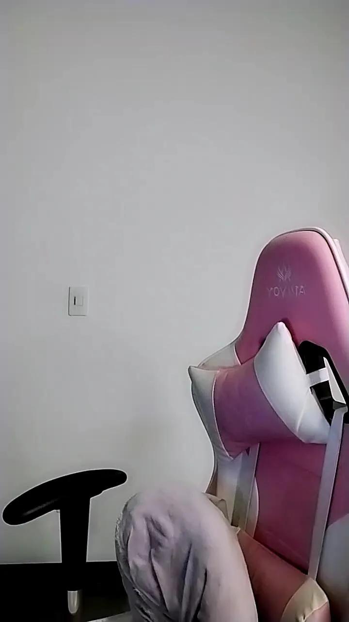 Masturbate to sweet escort Kittyfeet1 Kittyfeet1 from Cam4