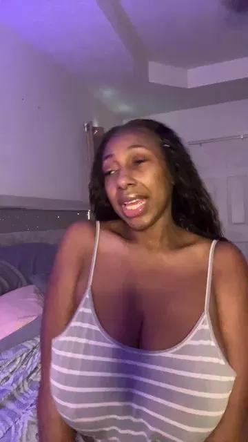 Masturbate to Madam_Glam, she wants to masturbate for you Madam_Glam from Cam4