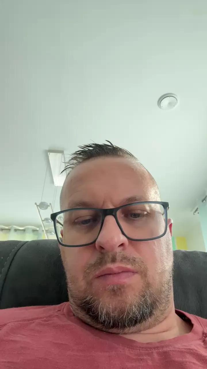 Masturbate to 41 years old Michback from Cam4 Michback from Cam4