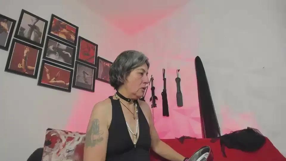 Watch MistressNyx_cg, she wants to masturbate for you MistressNyx_cg from Cam4