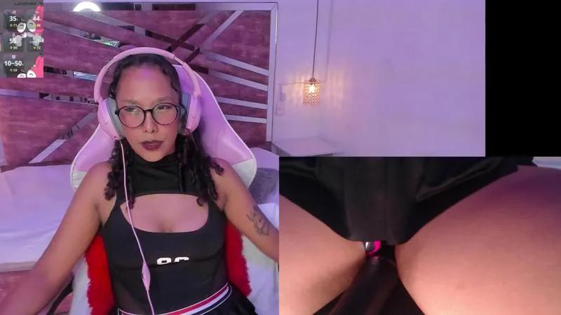 Watch sexy slut NovaLyn_ NovaLyn_ from Cam4