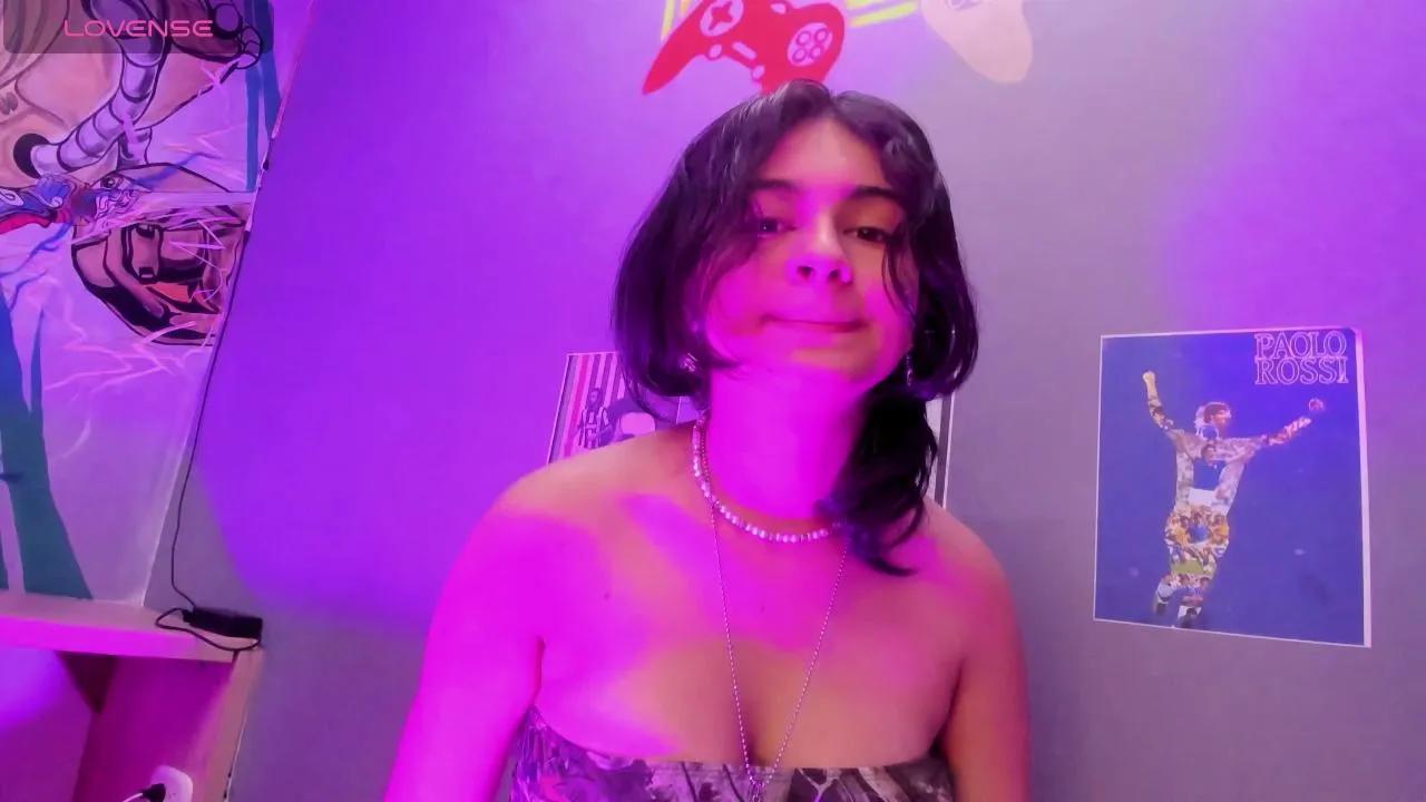 Masturbate to 24 years old SeleneLouge from Cam4 SeleneLouge from Cam4