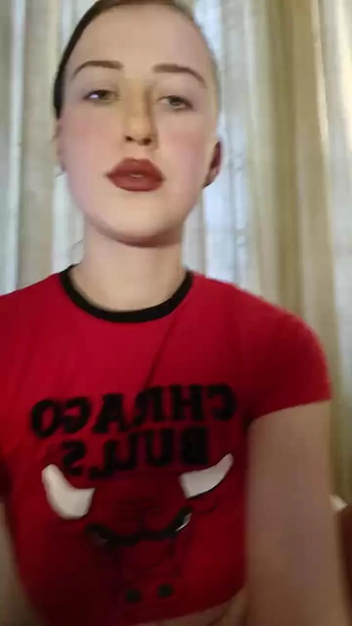 Explore SusieRedd, she wants to masturbate for you SusieRedd from Cam4