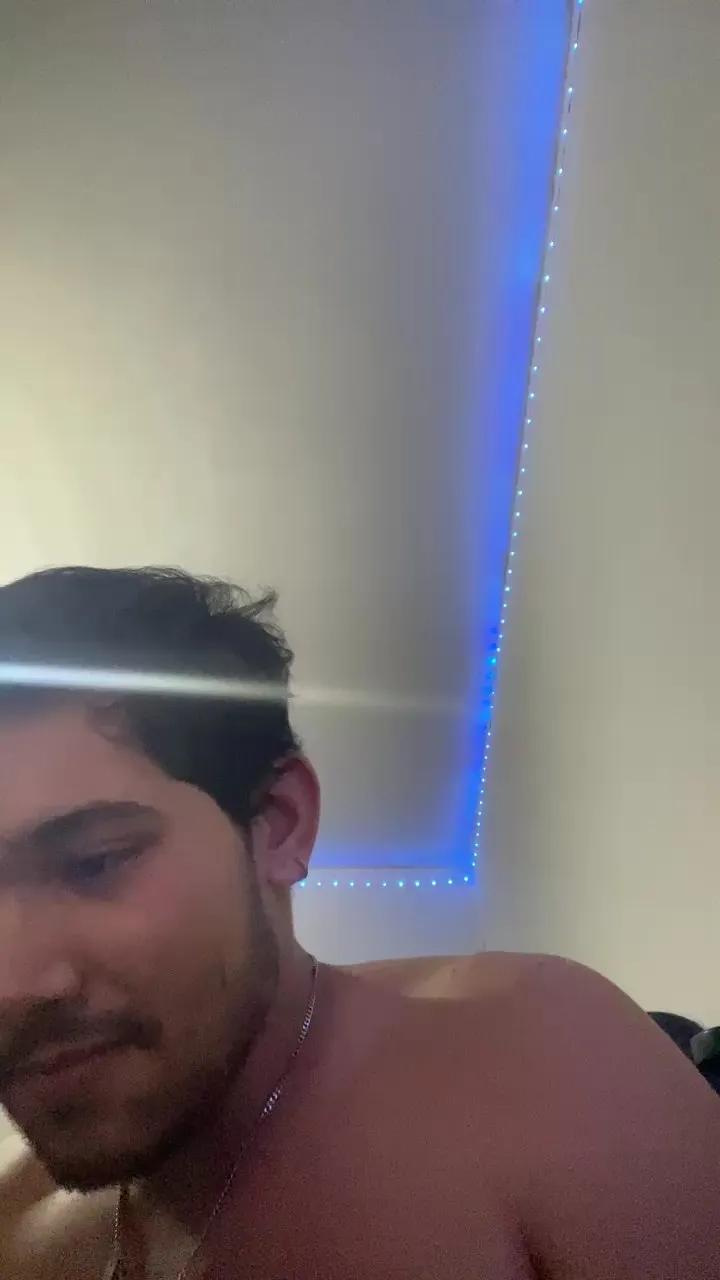 Discover sweet camwhore T3ddy_be4r t3ddy_be4r from Cam4