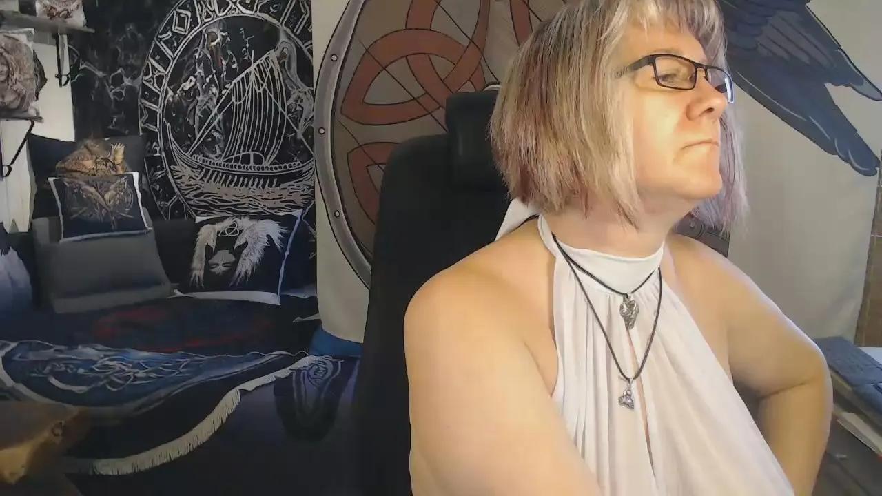 Try Cam4's Titten_Luder Titten_Luder from Cam4