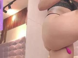 Explore cute model Chelseylewis chelseylewis from CamSoda