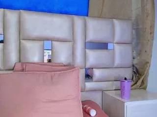 emmacurvy from CamSoda