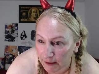 Try sweet slut Emperatrizmessy emperatrizmessy from CamSoda