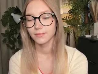 Discover sexy escort Esmagreaves esmagreaves from CamSoda