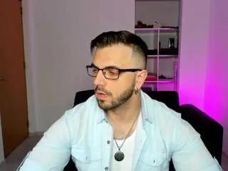 Masturbate to slutty stripper Jacethorne jacethorne from CamSoda