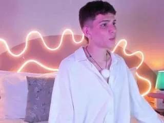 Cute Jassosmit wants you to fuck his body now jassosmit from CamSoda