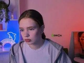 Explore Laura-sween, she wants to masturbate for you laura-sween from CamSoda
