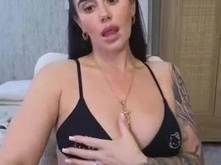 Offline libbyloveheart on CamSoda