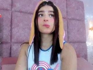 Discover Lilyroxi, she wants to masturbate for you lilyroxi from CamSoda