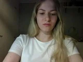 rosiejune from CamSoda