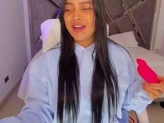 Freechat salommecruz on CamSoda