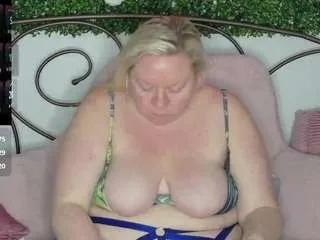 Masturbate to CamSoda's Siennaxluxxx siennaxluxxx from CamSoda