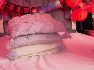 Try Stellahoorny, she wants to masturbate for you stellahoorny from CamSoda