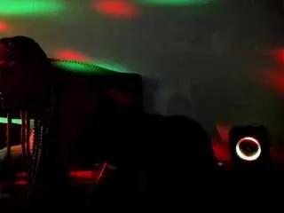 Discover naked camwhore Yiaunaniree yiaunaniree from CamSoda