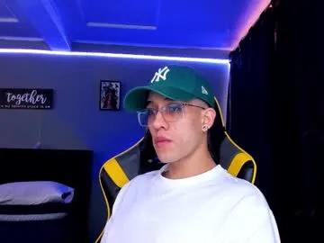 Naked Alexgiraldo__ wants you to fuck his body now alexgiraldo__ from Chaturbate